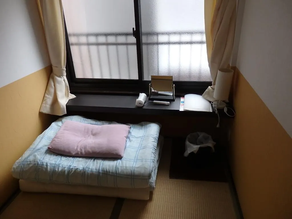 Guesthouse Yahata Kyoto 2*,